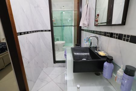 Casa à venda com 300m², 3 quartos e 2 vagasBanheiro 2