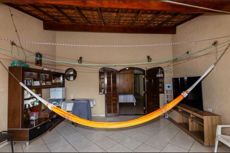 Casa à venda com 160m², 4 quartos e 2 vagasSuíte  - Sacada