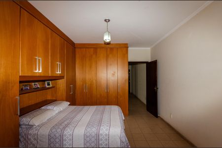 Casa à venda com 160m², 4 quartos e 2 vagasSuíte 