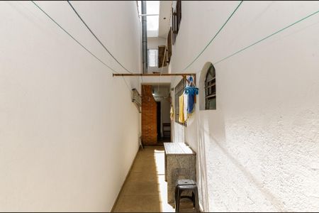 Casa à venda com 160m², 4 quartos e 2 vagasCorredor externo