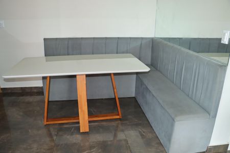 Apartamento para alugar com 2 quartos, 52m² em Jardim Mimas, Embu das Artes