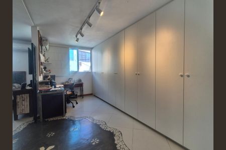 Apartamento à venda com 114m², 2 quartos e 2 vagas Apartamento à venda com 114m², 2 quartos e 2 vagasSuíte