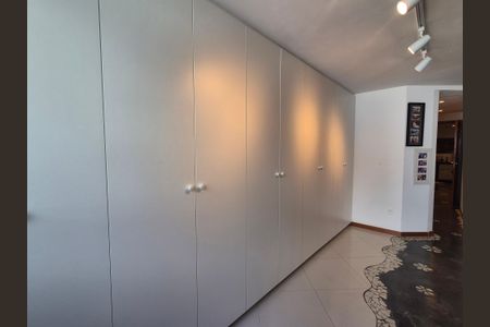Apartamento à venda com 114m², 2 quartos e 2 vagas Apartamento à venda com 114m², 2 quartos e 2 vagasSuíte