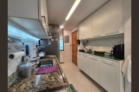 Apartamento à venda com 114m², 2 quartos e 2 vagas Apartamento à venda com 114m², 2 quartos e 2 vagasCozinha
