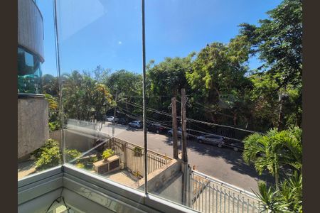 Apartamento à venda com 114m², 2 quartos e 2 vagas Apartamento à venda com 114m², 2 quartos e 2 vagasVista