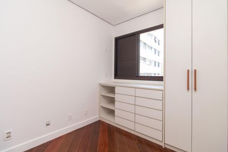 Apartamento à venda com 164m², 4 quartos e 2 vagasQuarto 2