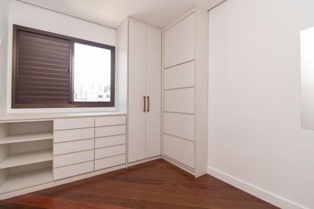 Apartamento à venda com 164m², 4 quartos e 2 vagasQuarto 2