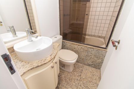 Apartamento à venda com 164m², 4 quartos e 2 vagasBanheiro