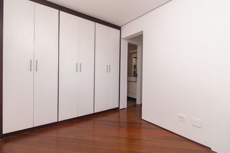 Apartamento à venda com 164m², 4 quartos e 2 vagasSuíte
