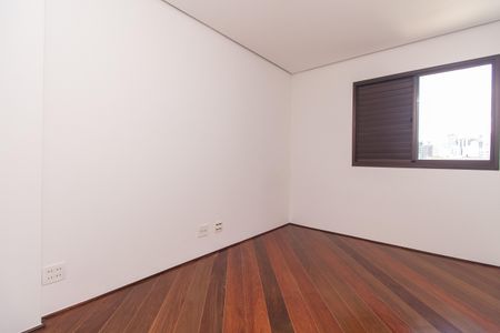 Apartamento à venda com 164m², 4 quartos e 2 vagasQuarto 1