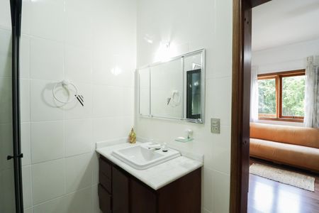 Casa à venda com 517m², 4 quartos e 4 vagas Casa à venda com 517m², 4 quartos e 4 vagasBanheiro da Suíte 3