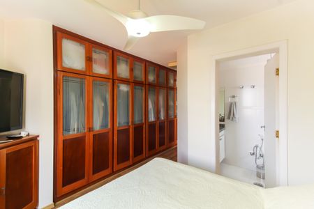 Apartamento à venda com 126m², 2 quartos e 2 vagasQuarto 2 - Suíte