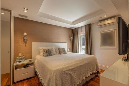 Apartamento à venda com 240m², 4 quartos e 4 vagasFoto 13