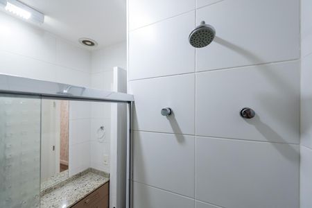 Apartamento para alugar com 75m², 2 quartos e 1 vagaChuveiro