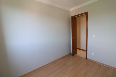 Apartamento à venda com 62m², 2 quartos e 2 vagasQuarto 2