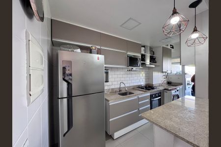 Apartamento à venda com 91m², 3 quartos e 2 vagas Apartamento à venda com 91m², 3 quartos e 2 vagasCozinha e Área de Serviço