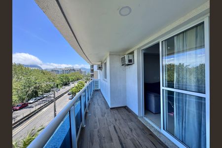 Apartamento à venda com 91m², 3 quartos e 2 vagas Apartamento à venda com 91m², 3 quartos e 2 vagasVaranda
