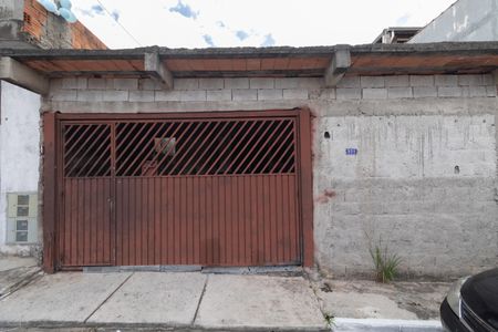 Casa para alugar com 300m², 2 quartos e 2 vagasFachada
