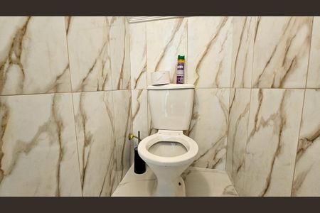 Casa à venda com 70m², 3 quartos e 2 vagasLavabo