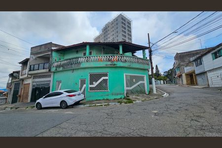 Casa à venda com 70m², 3 quartos e 2 vagasFachada