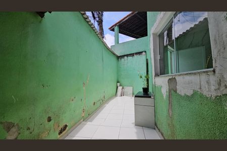 Casa à venda com 70m², 3 quartos e 2 vagasQuintal e área de serviço