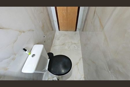 Casa à venda com 70m², 3 quartos e 2 vagasBanheiro