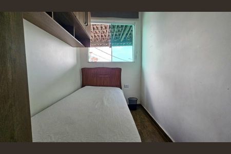 Casa à venda com 70m², 3 quartos e 2 vagasQuarto 3