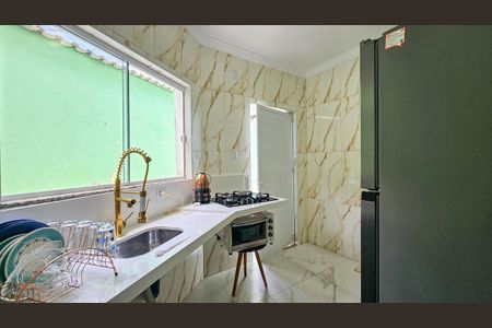 Casa à venda com 70m², 3 quartos e 2 vagasCozinha