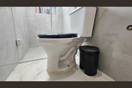 Casa à venda com 70m², 3 quartos e 2 vagasBanheiro