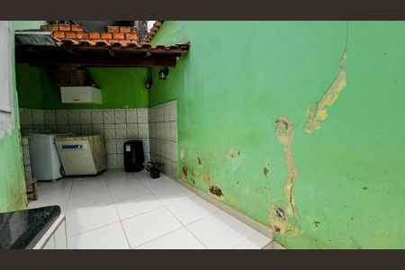 Casa à venda com 70m², 3 quartos e 2 vagasQuintal e área de serviço