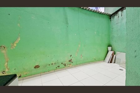 Casa à venda com 70m², 3 quartos e 2 vagasQuintal e área de serviço