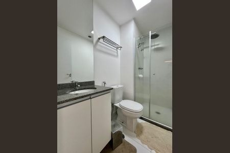 Banheiro de apartamento à venda com 1 quarto, 50m² em Centro, Campinas