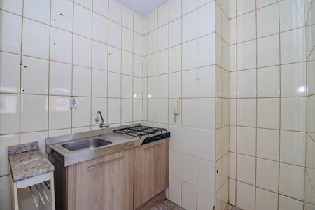 Cozinha de apartamento para alugar com 1 quarto, 40m² em Jardim Dona Leopoldina, Porto Alegre