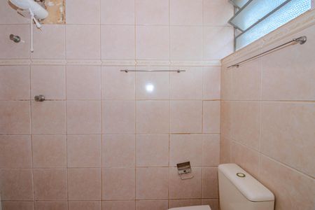 Banheiro de apartamento para alugar com 1 quarto, 40m² em Jardim Dona Leopoldina, Porto Alegre