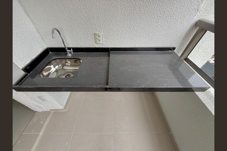 Apartamento para alugar com 66m², 2 quartos e 1 vagaSacada