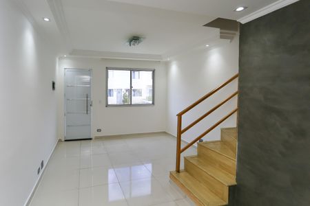 Sala de casa de condomínio para alugar com 2 quartos, 103m² em Campo Limpo, São Paulo