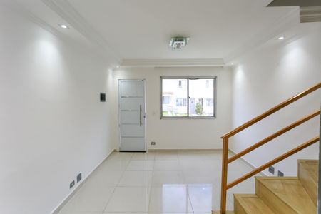 Sala de casa de condomínio para alugar com 2 quartos, 103m² em Campo Limpo, São Paulo