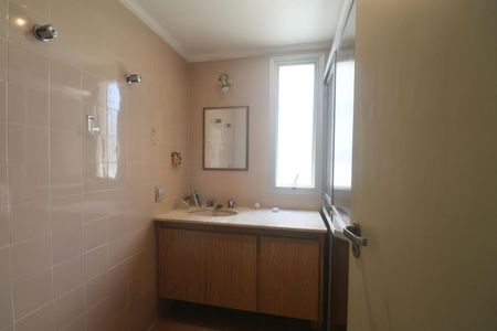 Apartamento para alugar com 98m², 3 quartos e 2 vagasBanheiro Social