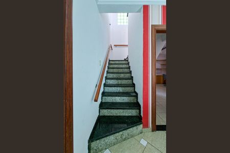 Apartamento para alugar com 319m², 4 quartos e 3 vagasEscada 