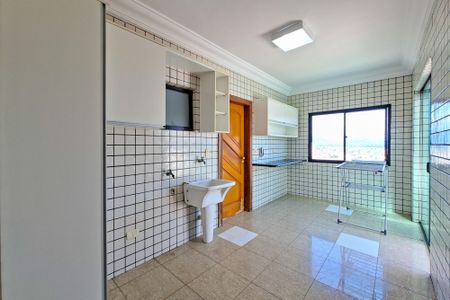 Apartamento para alugar com 319m², 4 quartos e 3 vagasÁrea de Serviço