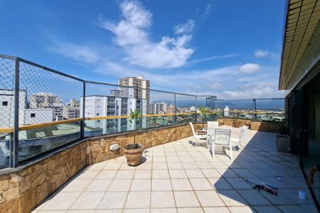 Apartamento para alugar com 319m², 4 quartos e 3 vagasÁrea da piscina 