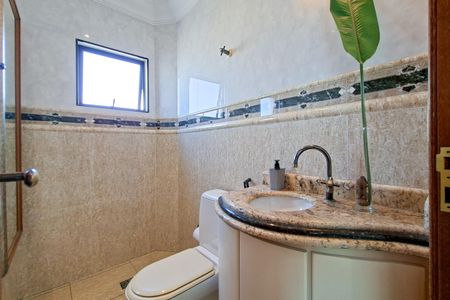 Apartamento para alugar com 319m², 4 quartos e 3 vagasBanheiro 1