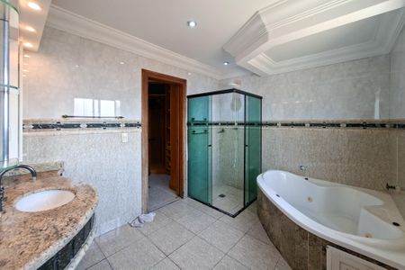 Apartamento para alugar com 319m², 4 quartos e 3 vagasBanheiro da Suíte 2