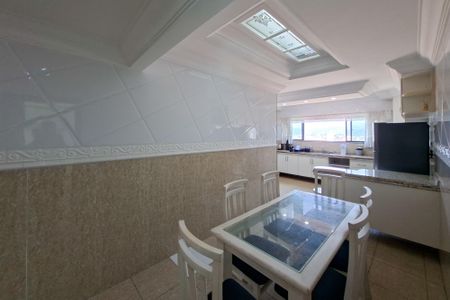 Apartamento para alugar com 319m², 4 quartos e 3 vagasCozinha 