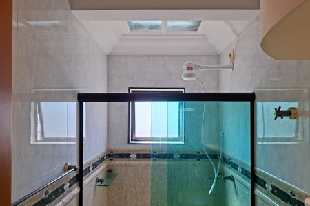 Apartamento para alugar com 319m², 4 quartos e 3 vagasBanheiro da Suíte 1