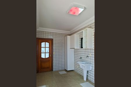 Apartamento para alugar com 319m², 4 quartos e 3 vagasÁrea de Serviço