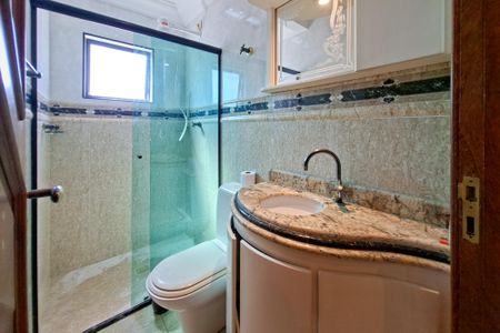 Apartamento para alugar com 319m², 4 quartos e 3 vagasBanheiro da Suíte 1