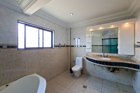 Apartamento para alugar com 319m², 4 quartos e 3 vagasBanheiro da Suíte 2