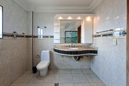 Apartamento para alugar com 319m², 4 quartos e 3 vagasBanheiro da Suíte 2