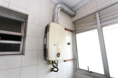 Apartamento para alugar com 80m², 3 quartos e 1 vagaÁrea de Serviço - Aquecedor a Gás